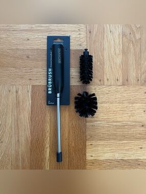 BruMate Cleansing Brush